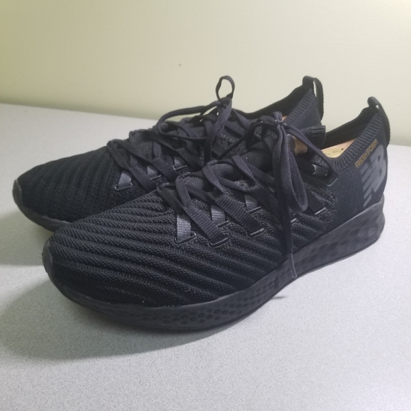 LIKE NEW New Balance tennis shoes main image 4